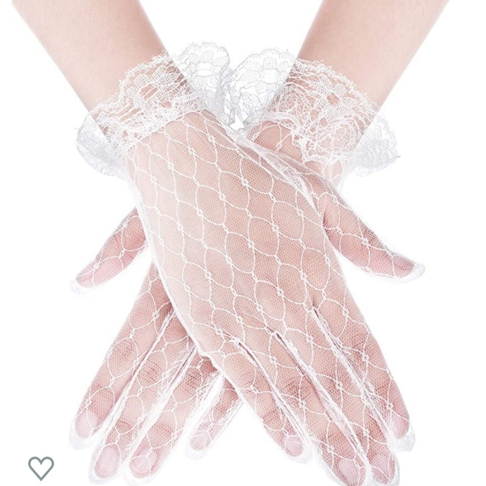 Elegant lace gloves